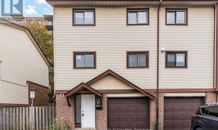 11-11 Mccallum Court