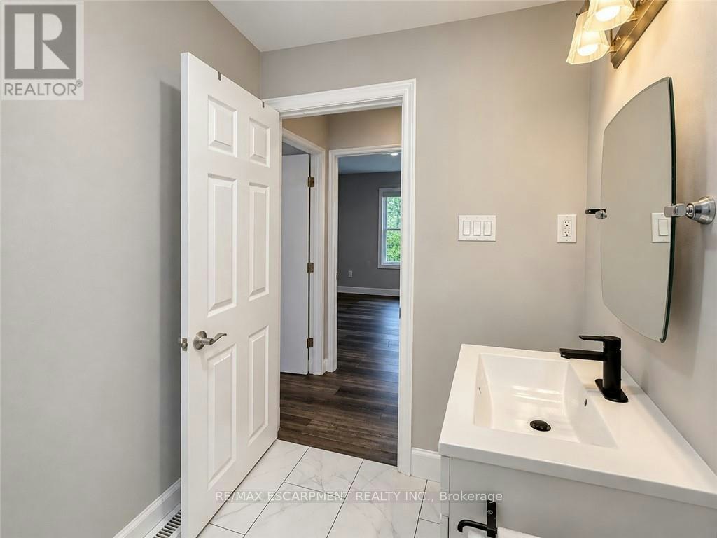 UPPER-63 Sanatorium Road, Hamilton, ON, L9C 1Y4 - 24