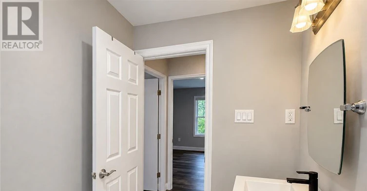 UPPER-63 Sanatorium Road, Hamilton, ON, L9C 1Y4 - 24