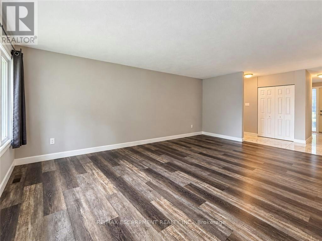 UPPER-63 Sanatorium Road, Hamilton, ON, L9C 1Y4 - 6