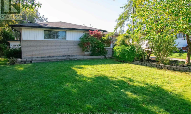 15 Karen Crescent