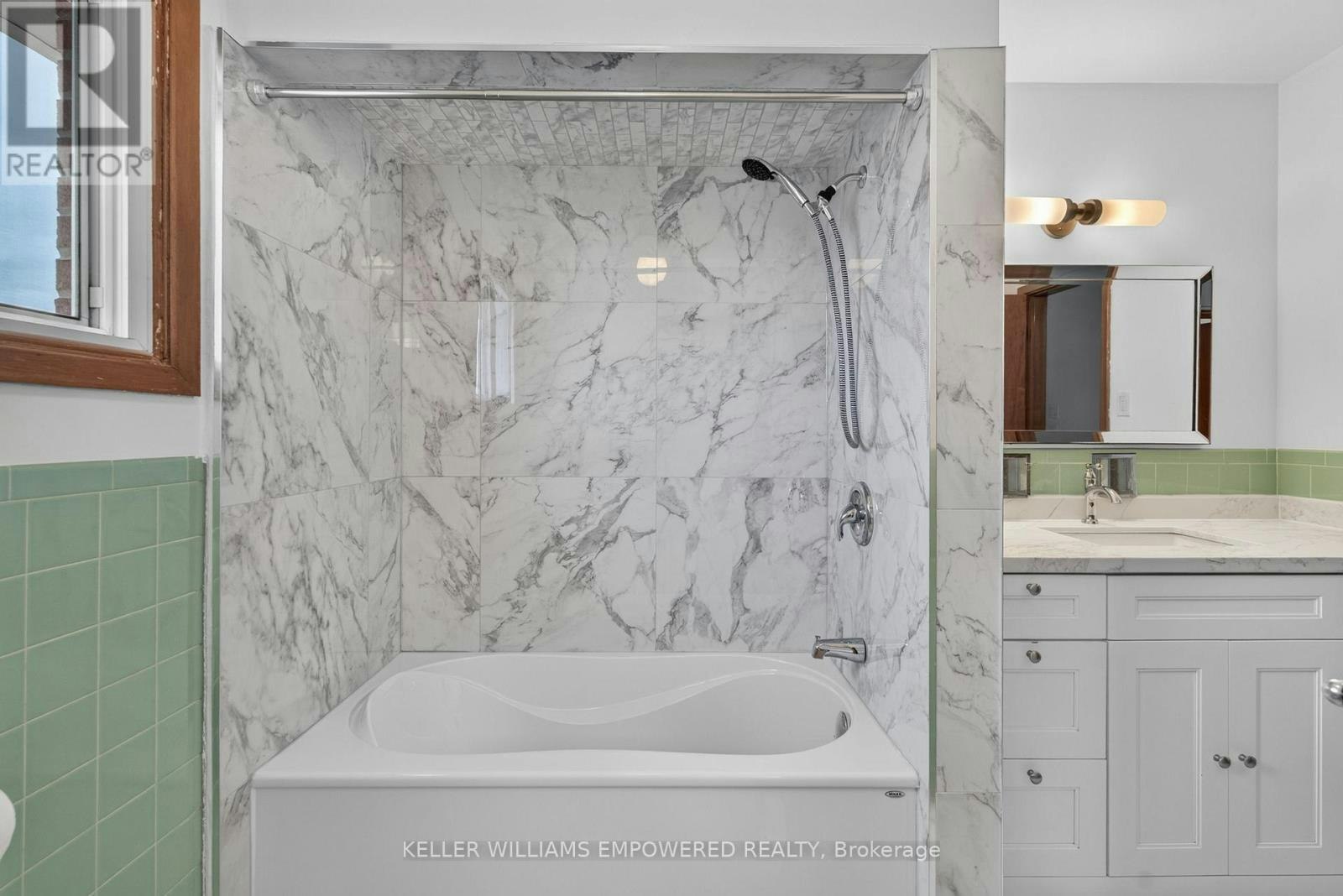 MAIN-6 Archway Crescent, Toronto, ON, M9M 1V6 - 19