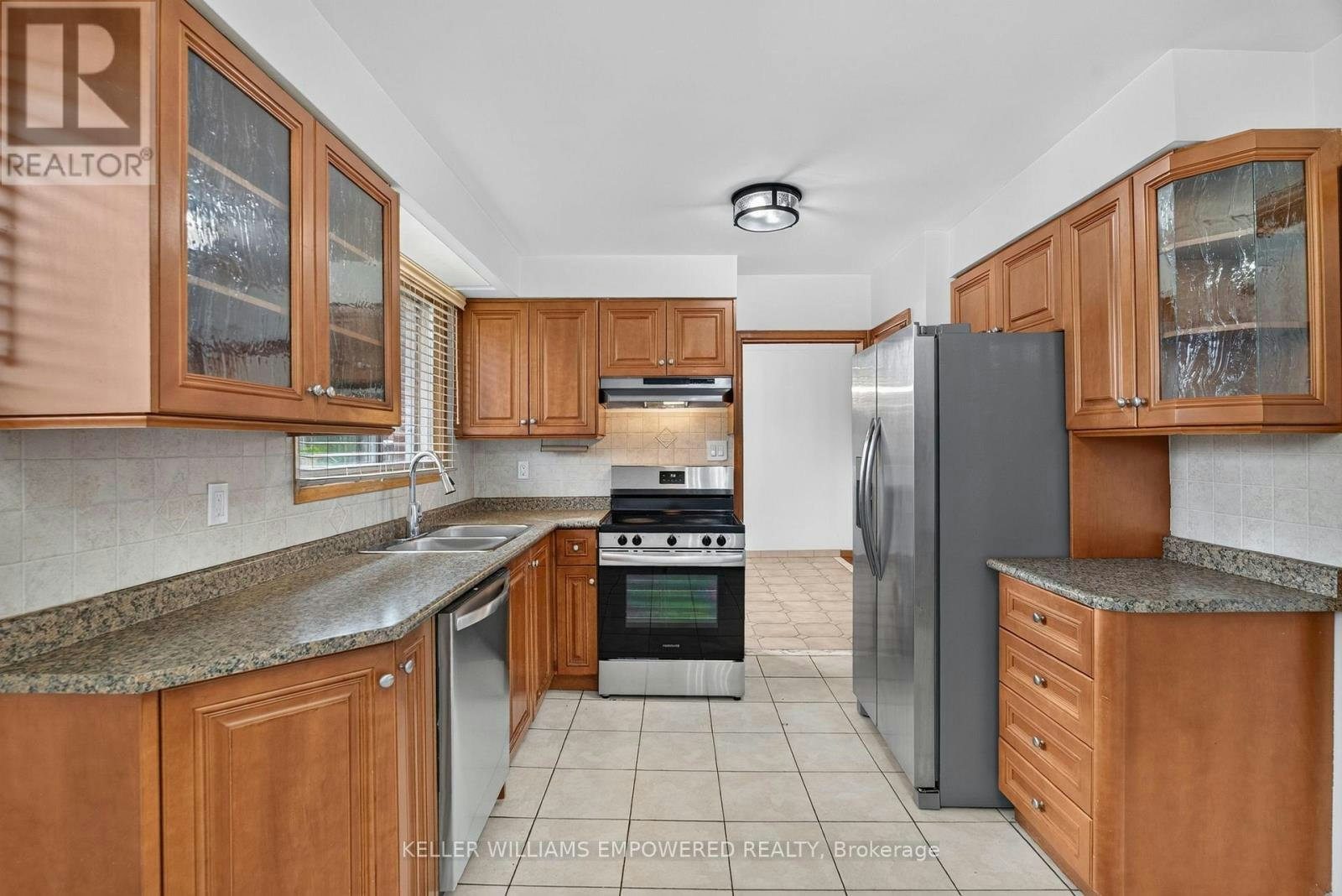 MAIN-6 Archway Crescent, Toronto, ON, M9M 1V6 - 11