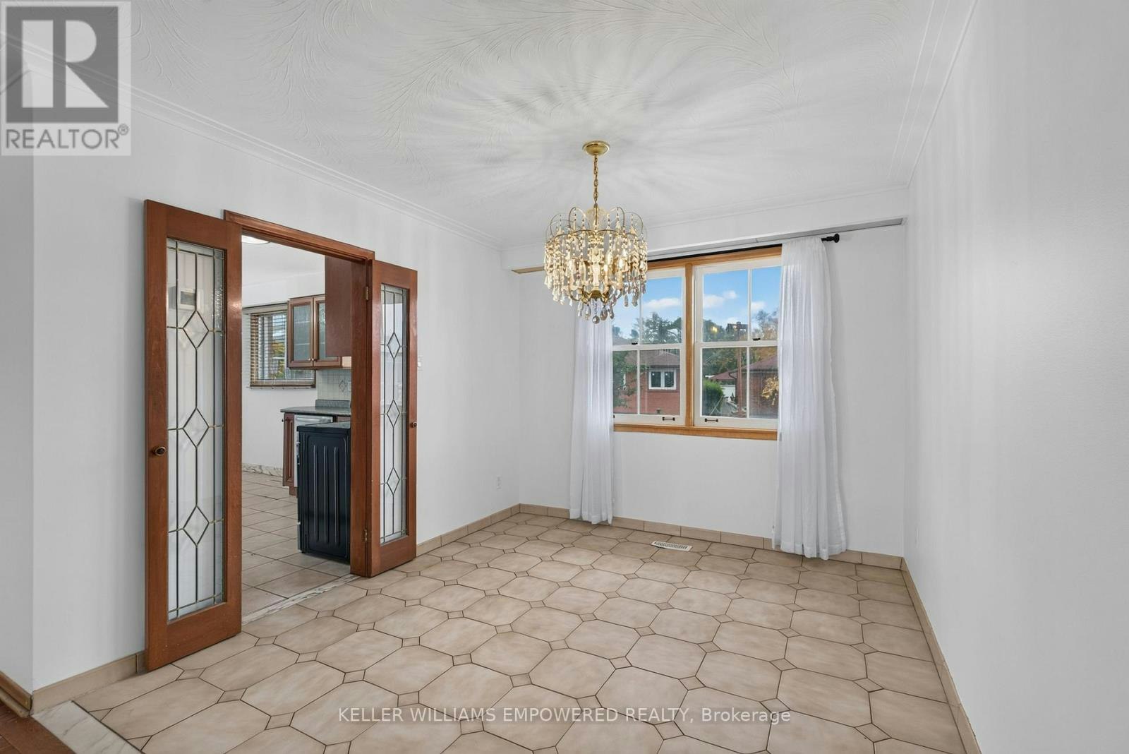 MAIN-6 Archway Crescent, Toronto, ON, M9M 1V6 - 9