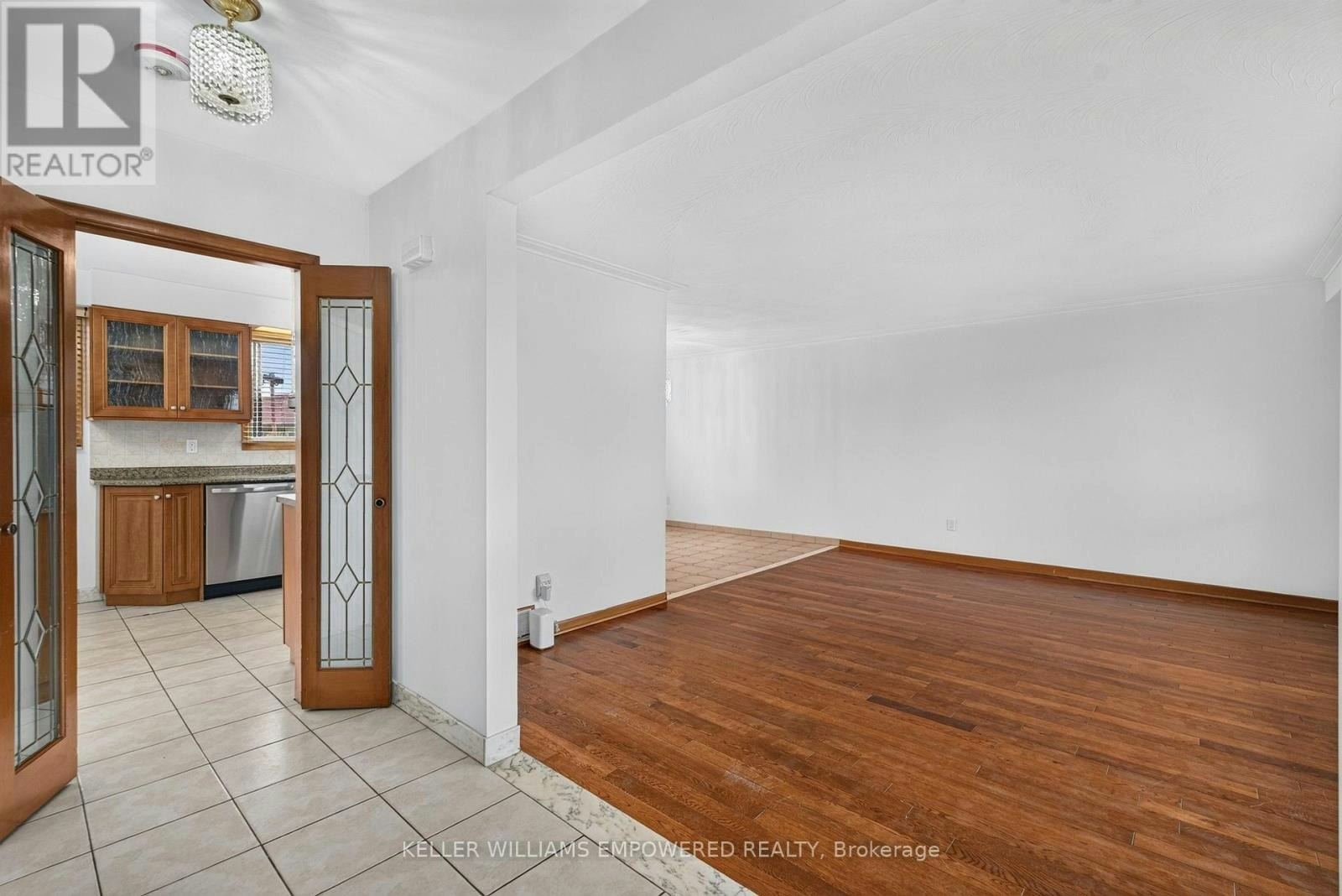 MAIN-6 Archway Crescent, Toronto, ON, M9M 1V6 - 5