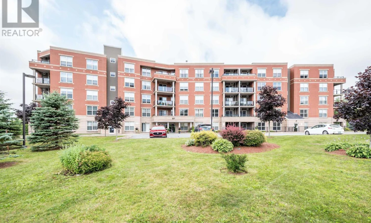 301-87 Pebblecreek Crescent