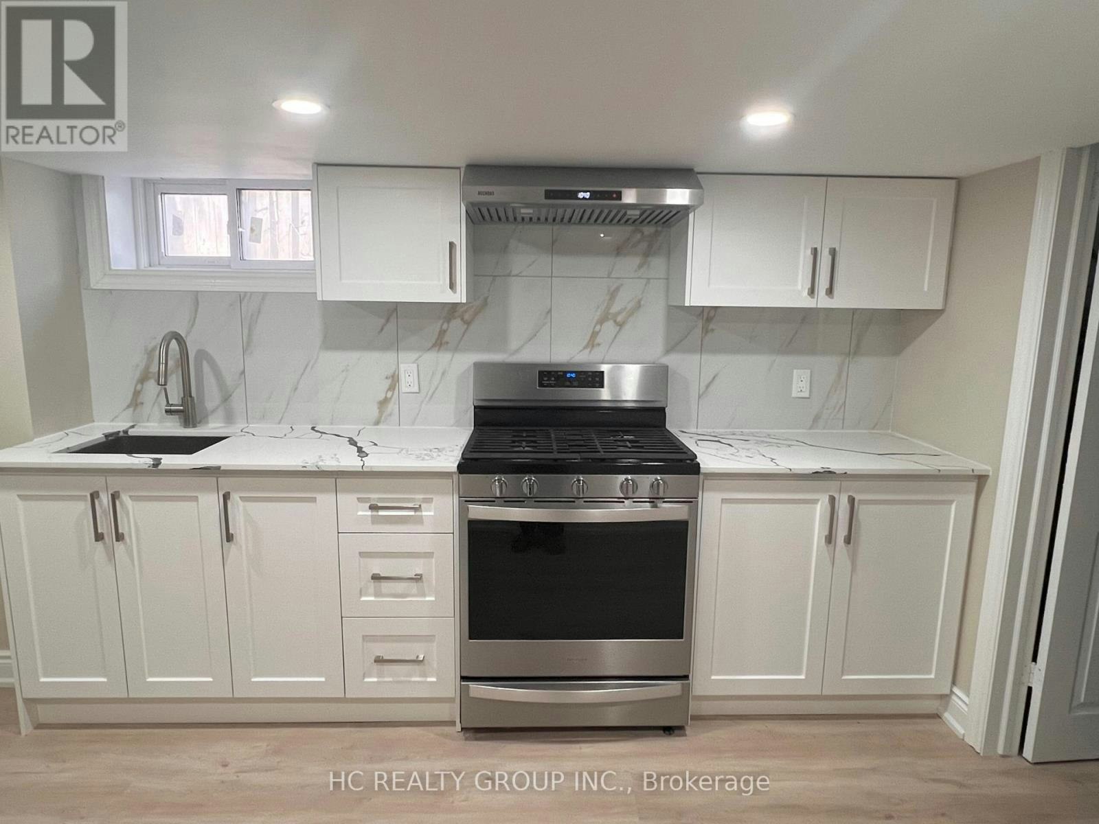 LOW-127 Cascade Circle, Richmond Hill, ON, L4C 3H8 - 3