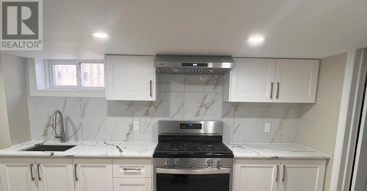 LOW-127 Cascade Circle, Richmond Hill, ON, L4C 3H8 - 3
