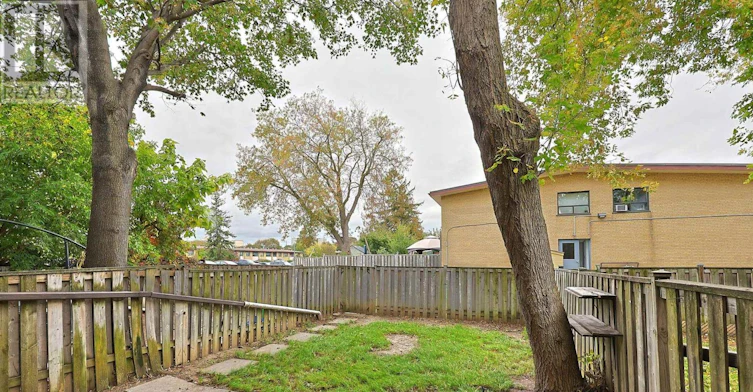 8-31 Sedgeley Drive, Toronto, ON, M9R 1Z5 - 32