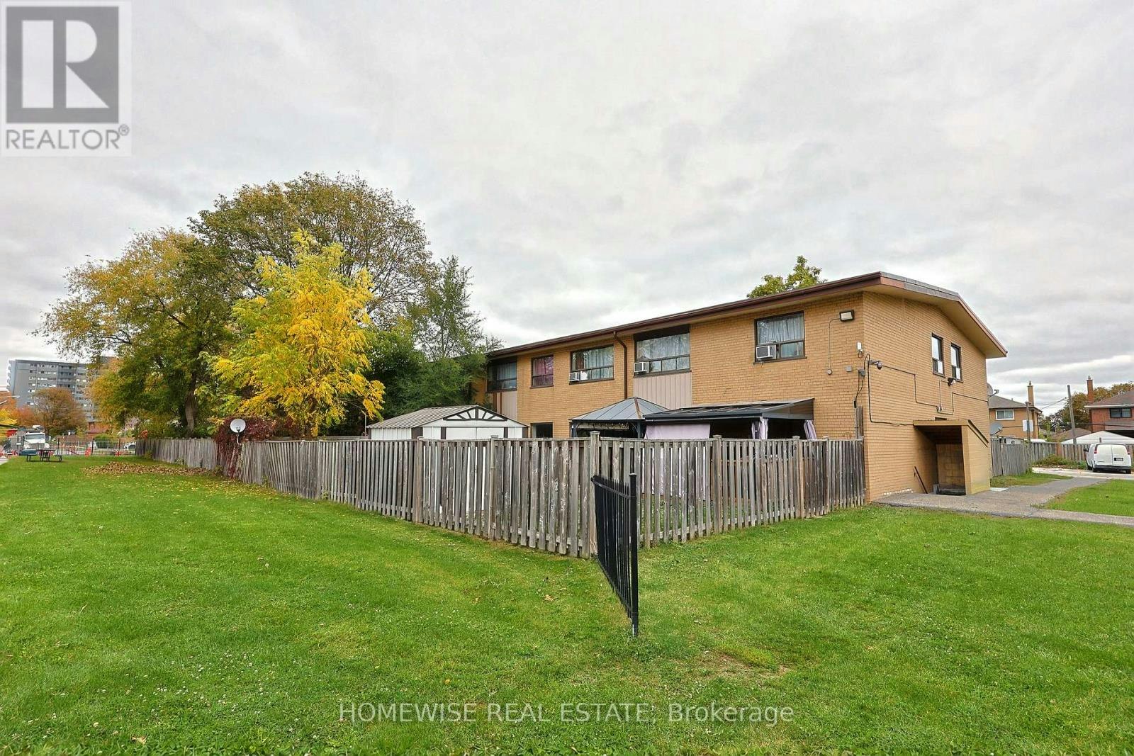 8-31 Sedgeley Drive, Toronto, ON, M9R 1Z5