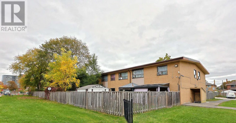 8-31 Sedgeley Drive, Toronto, ON, M9R 1Z5
