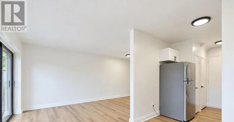 8-31 Sedgeley Drive, Toronto, ON, M9R 1Z5 - 12
