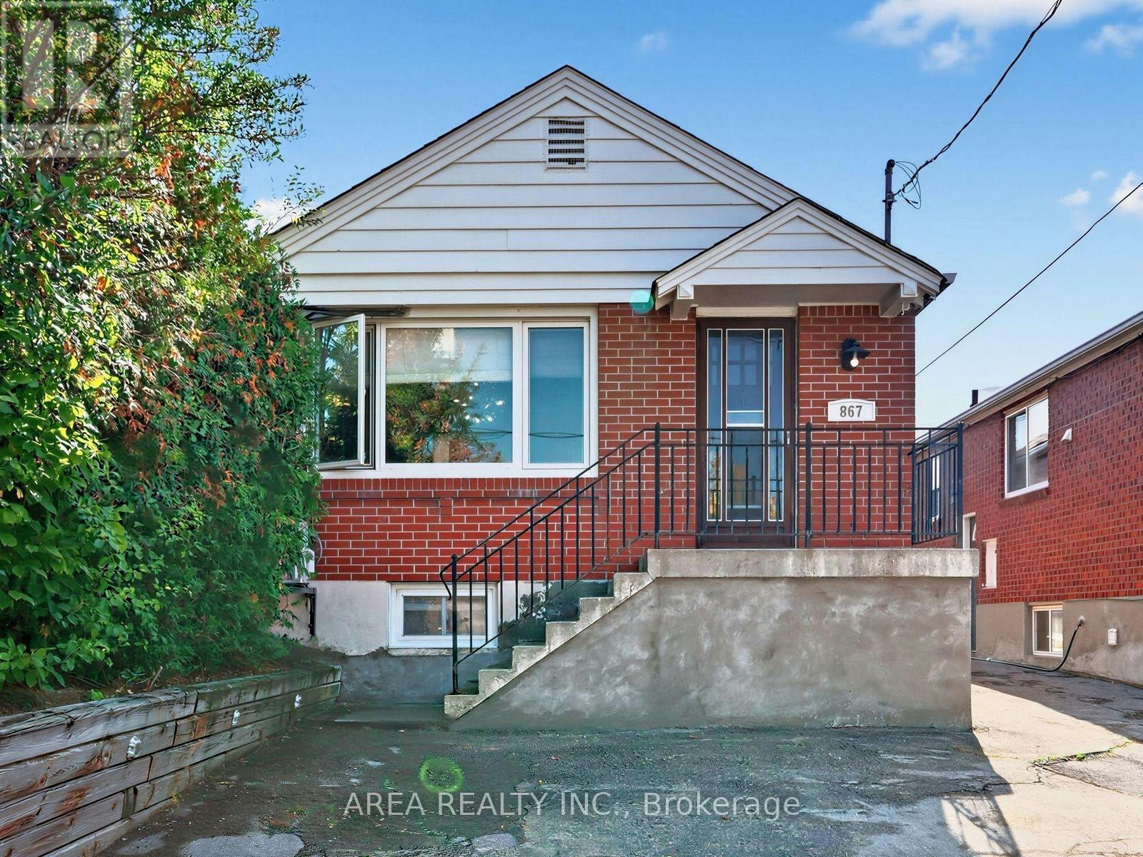 867 Glencairn Avenue, Toronto, ON, M6B 2A4