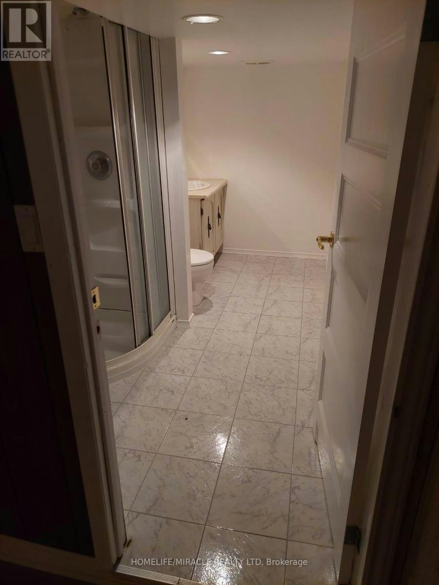 BSMT-703 Tennyson Avenue, Oshawa, ON, L1H 3K5 - 17