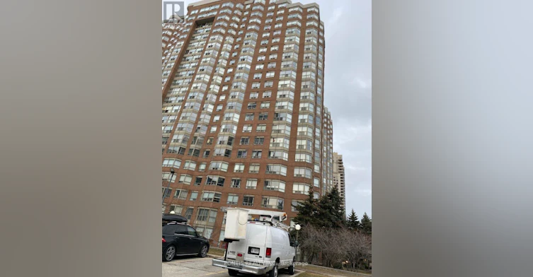 310-325 Webb Drive, Mississauga, ON, L5B 3Z9 - 2