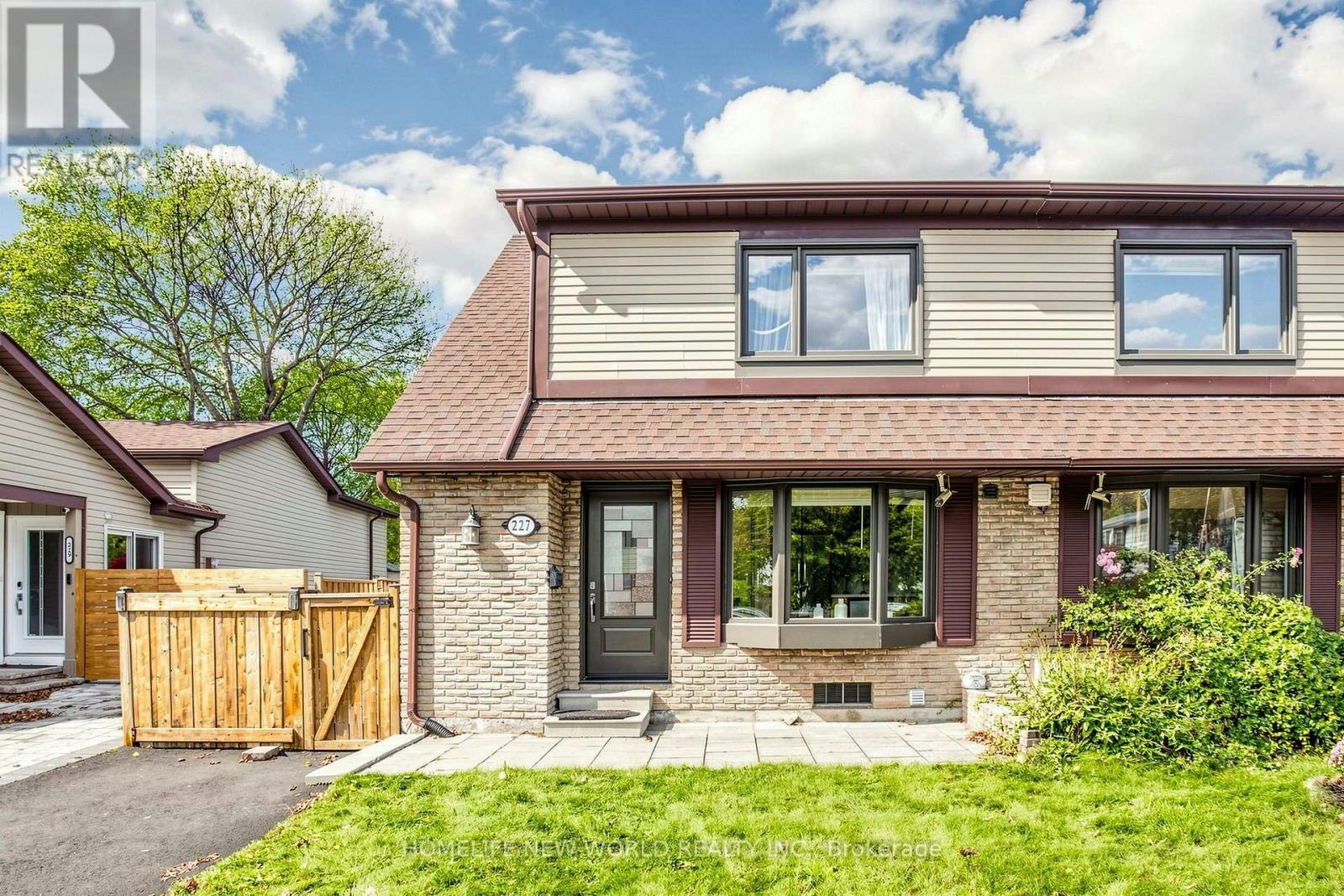 227 Hollyberry Trail, Toronto, ON, M2H 2P3