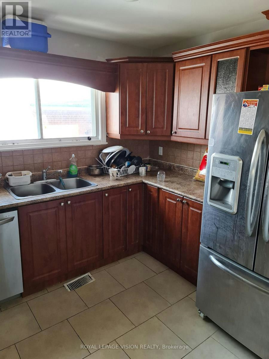 MAIN-25 Par Avenue, Toronto, ON, M1G 2G5 - 3