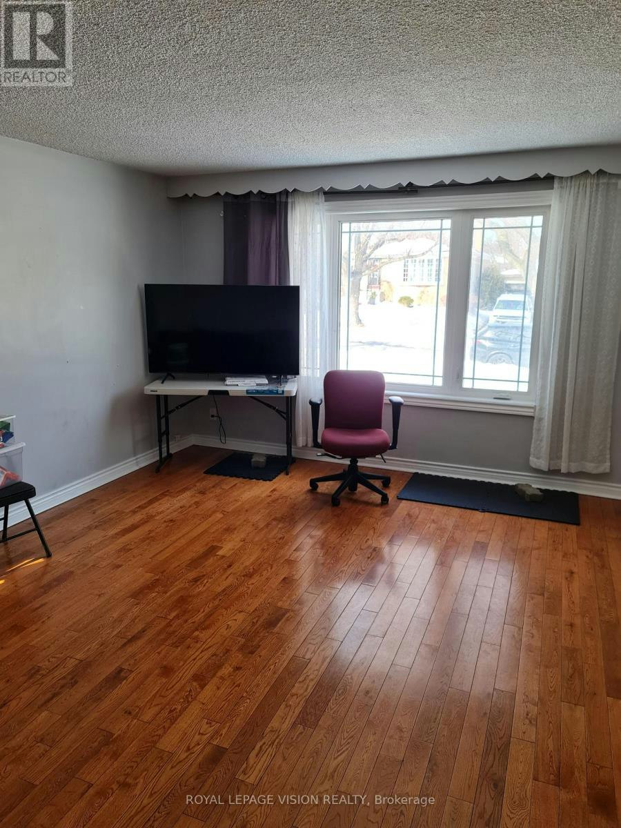 MAIN-25 Par Avenue, Toronto, ON, M1G 2G5