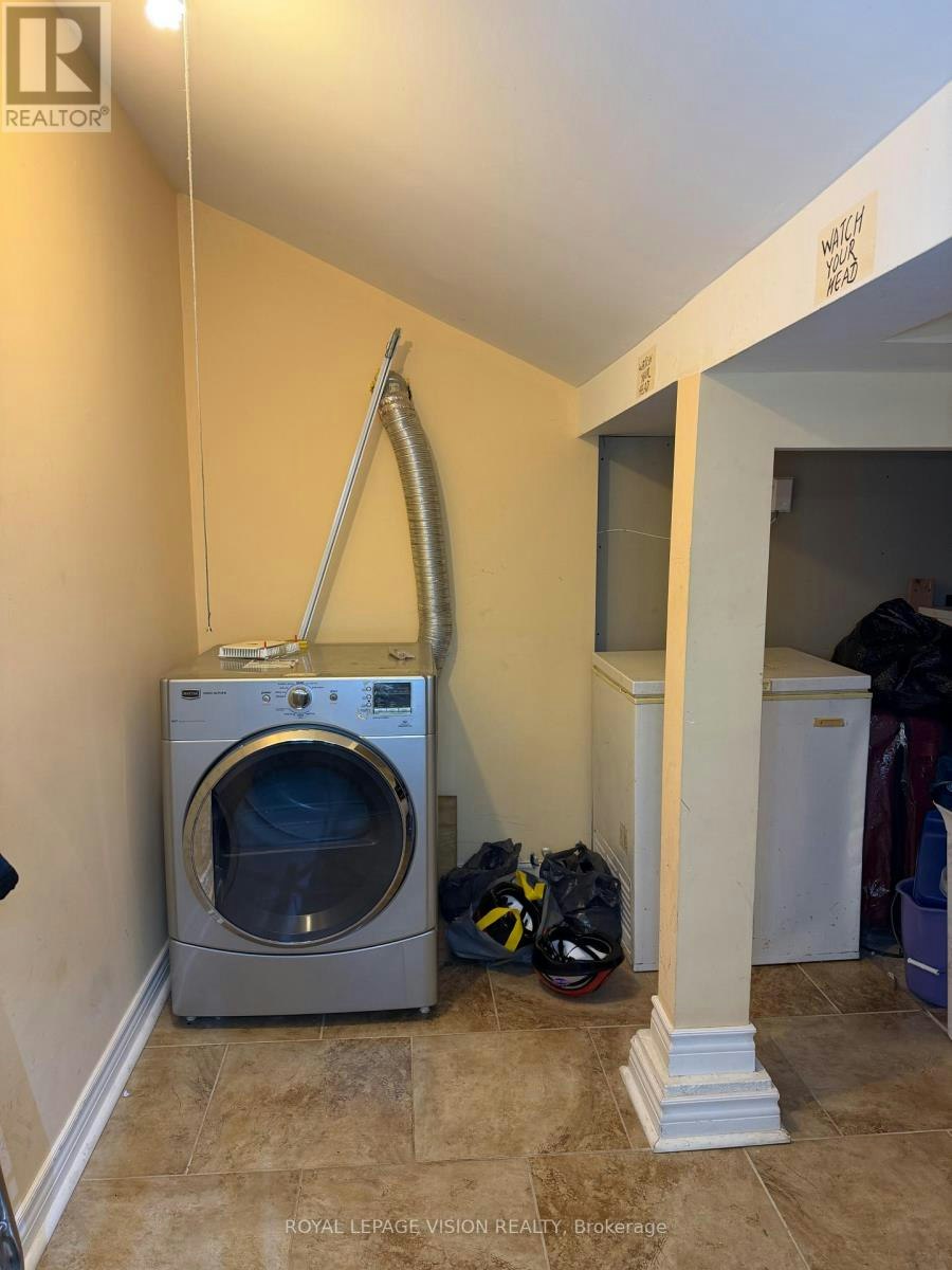 BASEMENT-25 Par Avenue, Toronto, ON, M1G 2G5 - 11