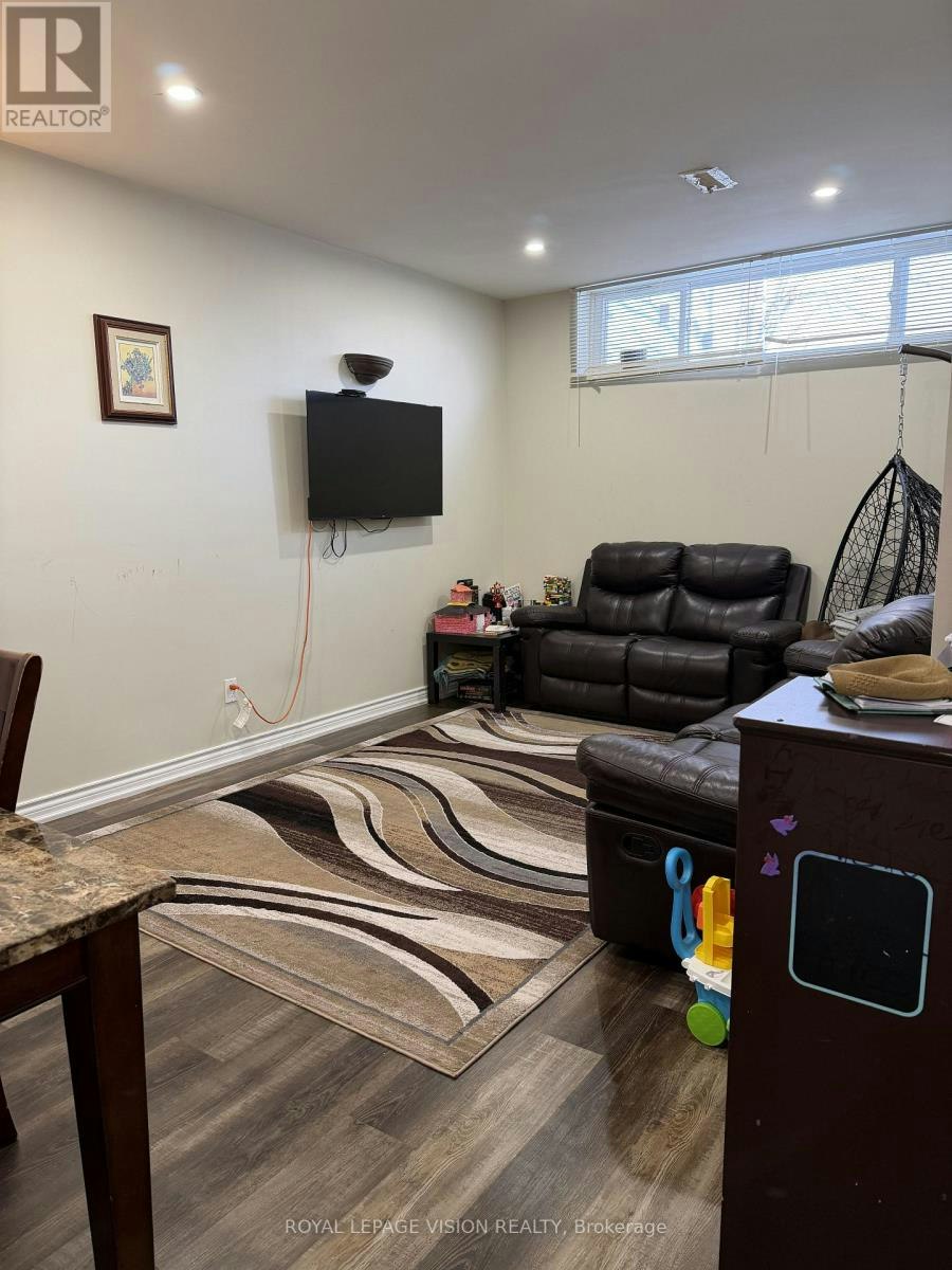 BASEMENT-25 Par Avenue, Toronto, ON, M1G 2G5 - 4