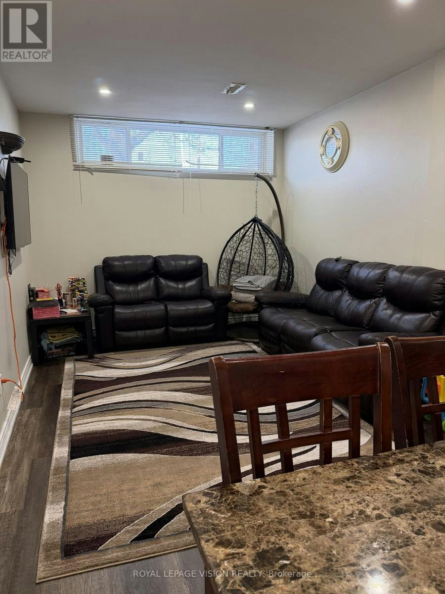 BASEMENT-25 Par Avenue, Toronto, ON, M1G 2G5 - 5