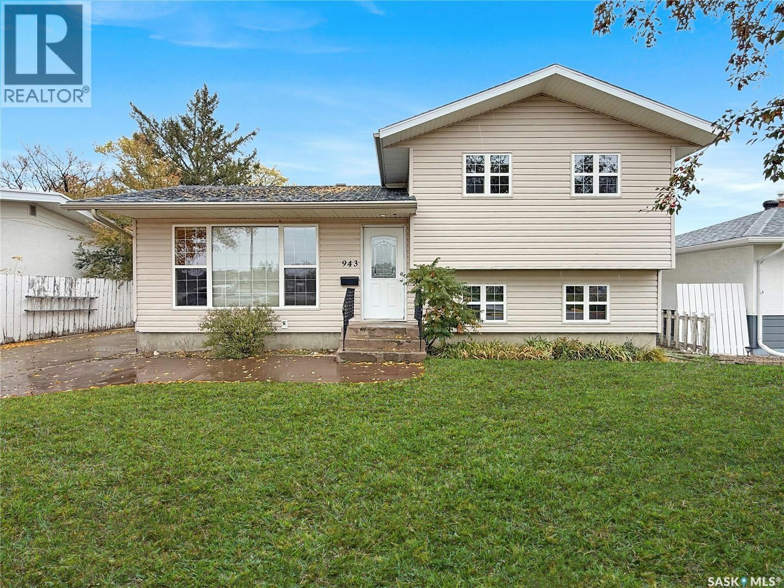943 11th Avenue NE, Swift Current, SK, S9H 2V5