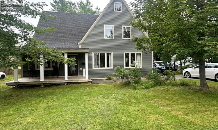 6 Hill Road