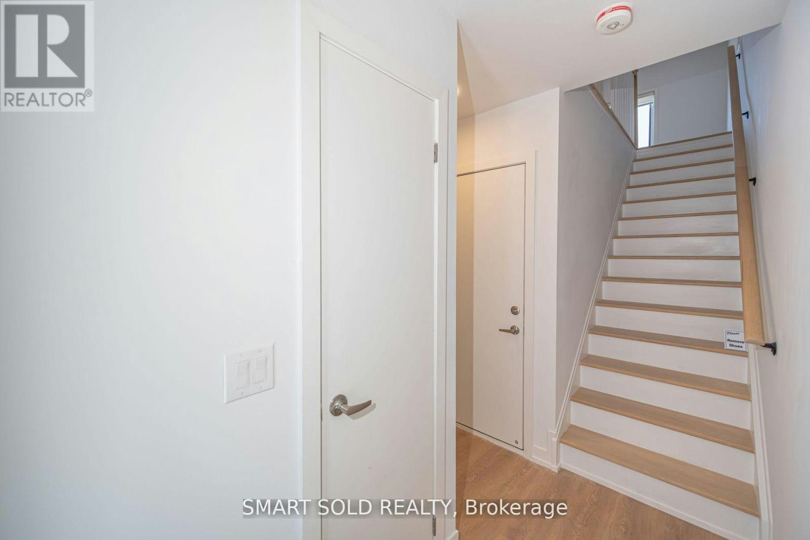 29 Spruce Pines Crescent, Toronto, ON, M4A 1Y7 - 9