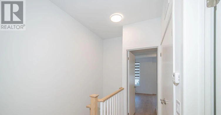 29 Spruce Pines Crescent, Toronto, ON, M4A 1Y7 - 31
