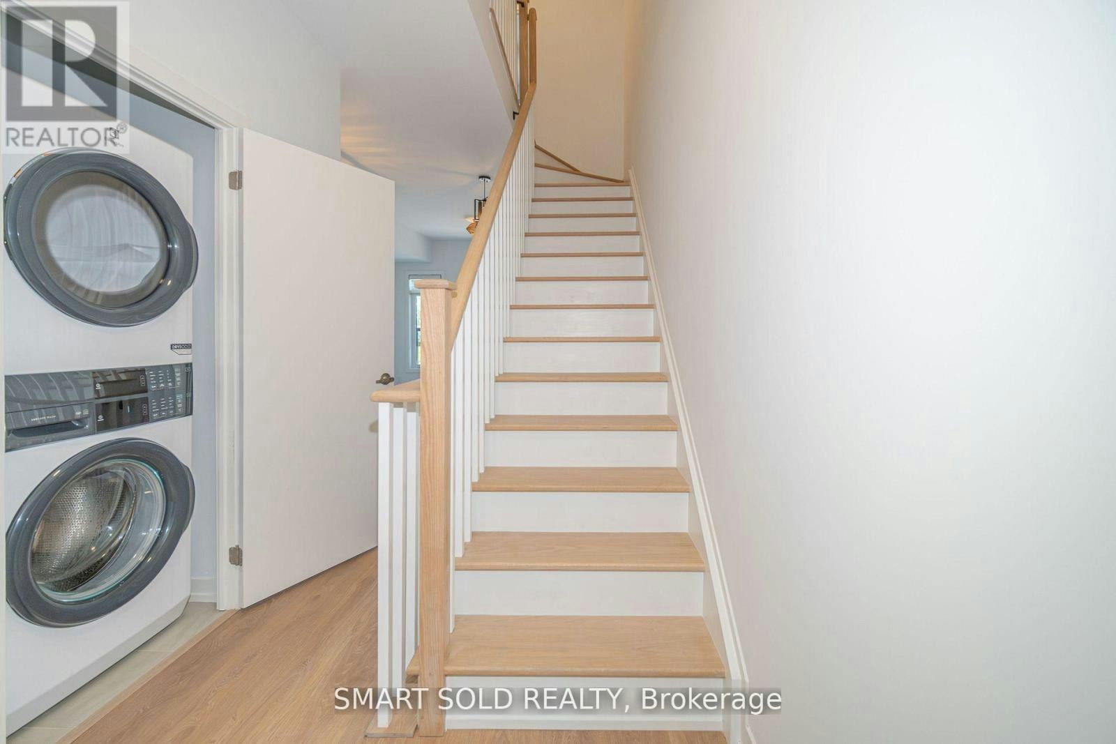 29 Spruce Pines Crescent, Toronto, ON, M4A 1Y7 - 21