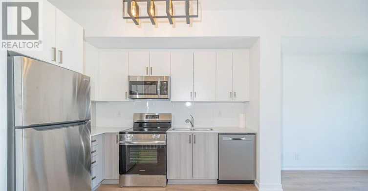 29 Spruce Pines Crescent, Toronto, ON, M4A 1Y7 - 18