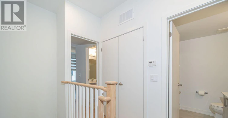 29 Spruce Pines Crescent, Toronto, ON, M4A 1Y7 - 25