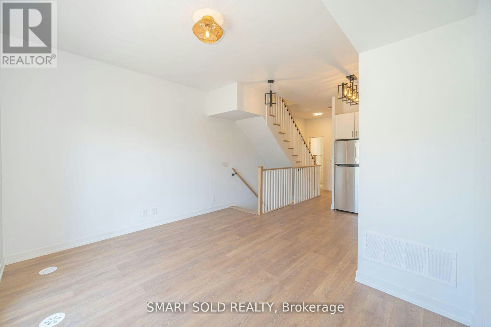 29 Spruce Pines Crescent, Toronto, ON, M4A 1Y7 - 16