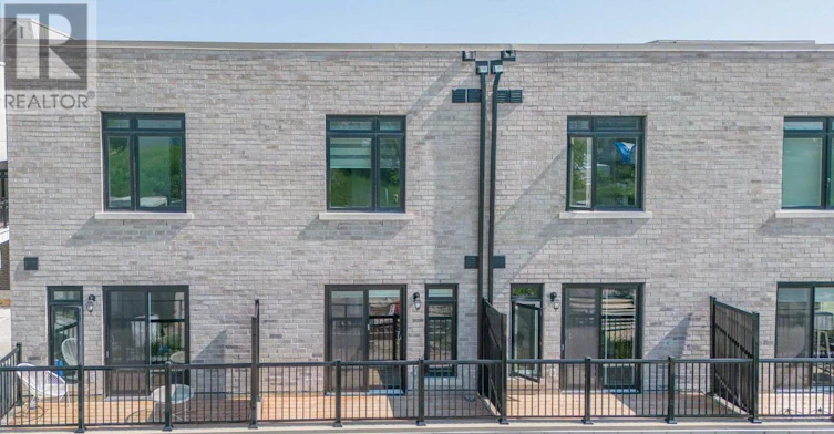 29 Spruce Pines Crescent, Toronto, ON, M4A 1Y7 - 4