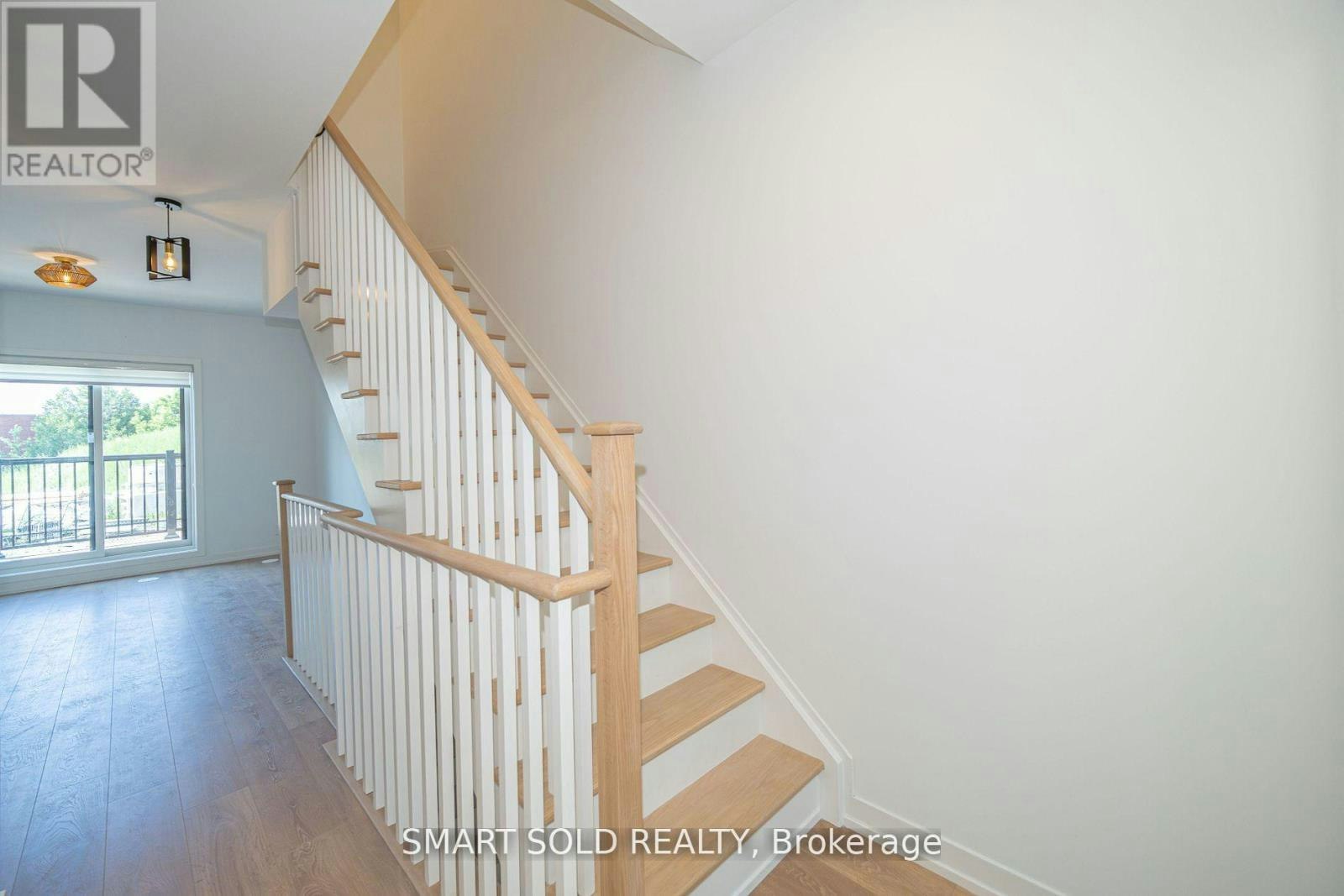 29 Spruce Pines Crescent, Toronto, ON, M4A 1Y7 - 24