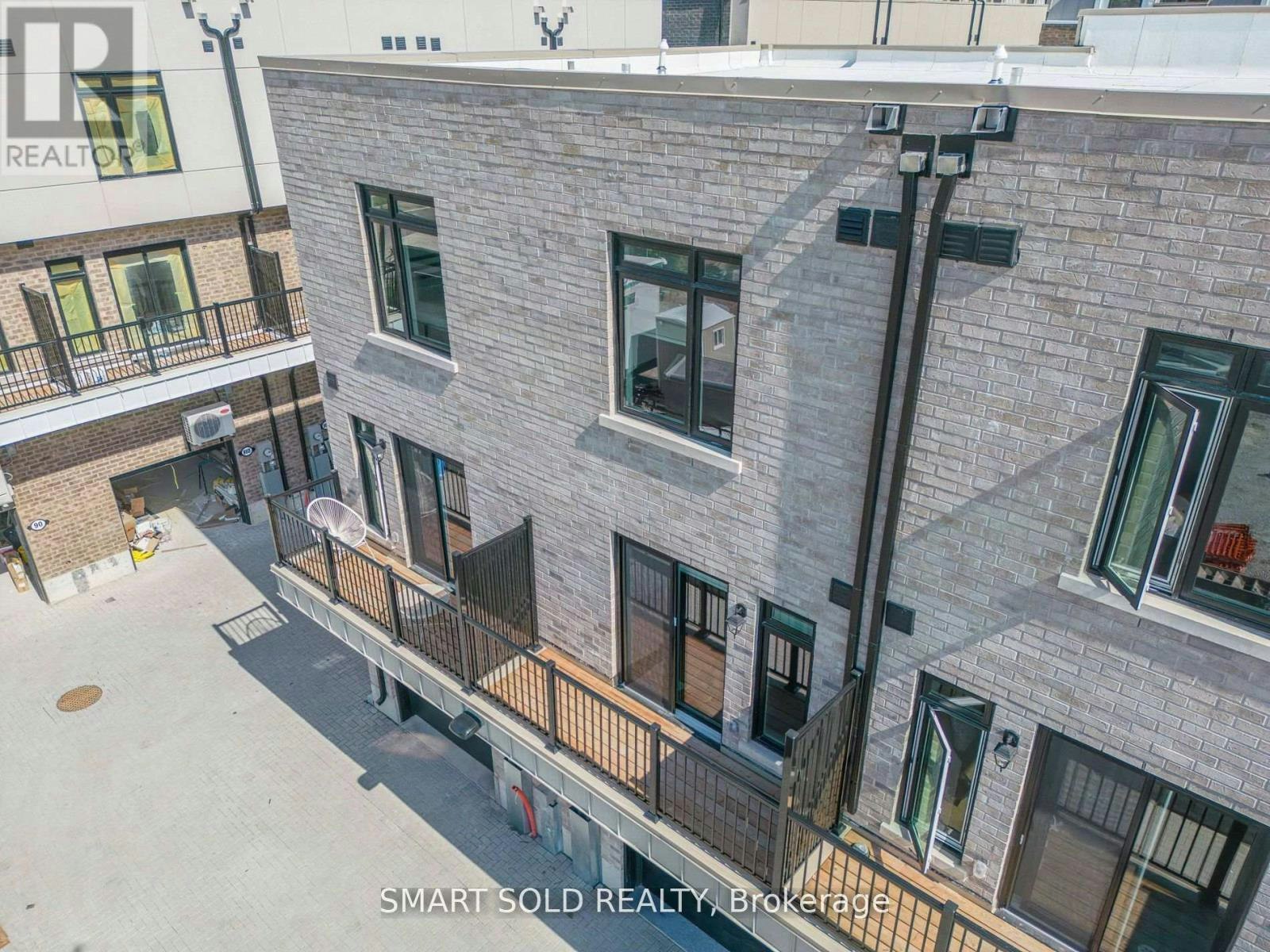 29 Spruce Pines Crescent, Toronto, ON, M4A 1Y7 - 5