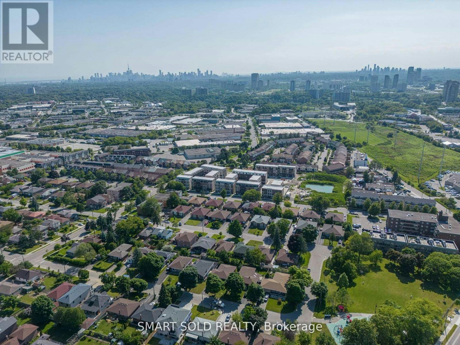29 Spruce Pines Crescent, Toronto, ON, M4A 1Y7 - 7
