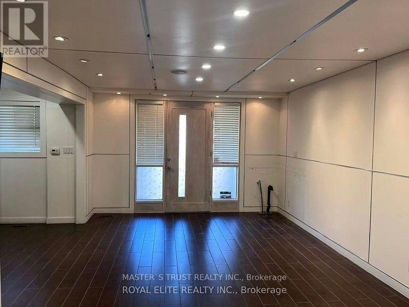 89 Finch Ave East Avenue, Toronto, ON, M2N 4R4