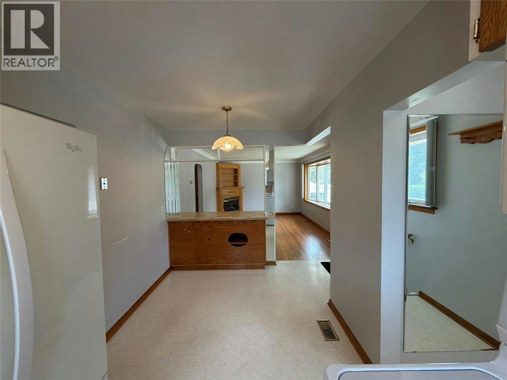 1201 Giffel Road, Sarnia, ON, N7S 3K5 - 4