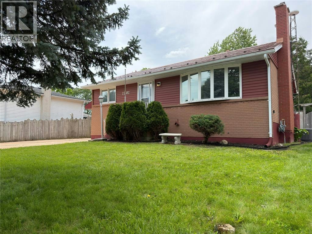 1201 Giffel Road, Sarnia, ON, N7S 3K5