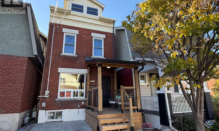 116 Hamilton Avenue N