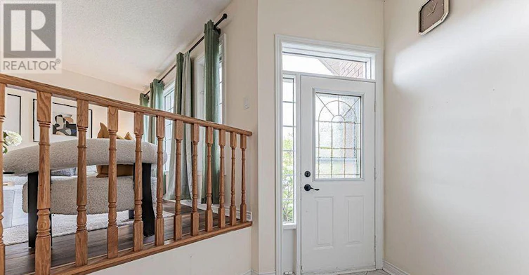 93 Sunbird Boulevard, Georgina, ON, L4P 3V8 - 2