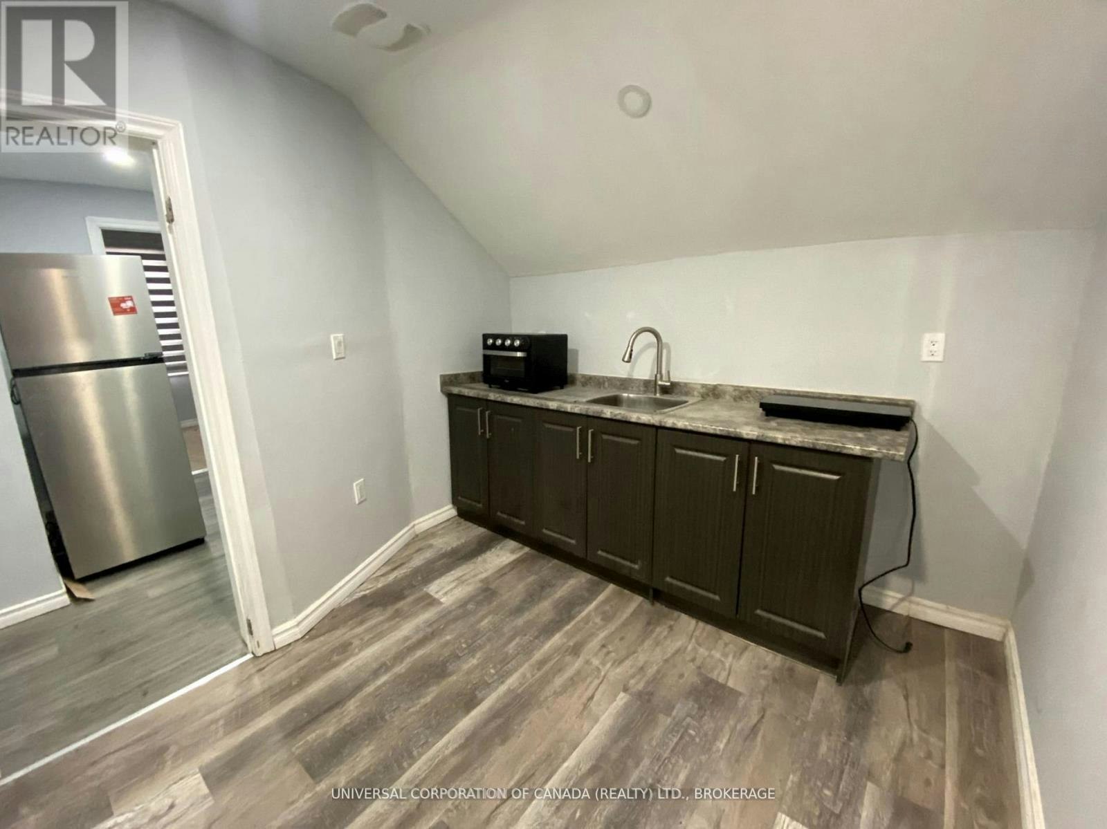 137 Ross Street, St. Thomas, ON, N5R 3X9 - 2