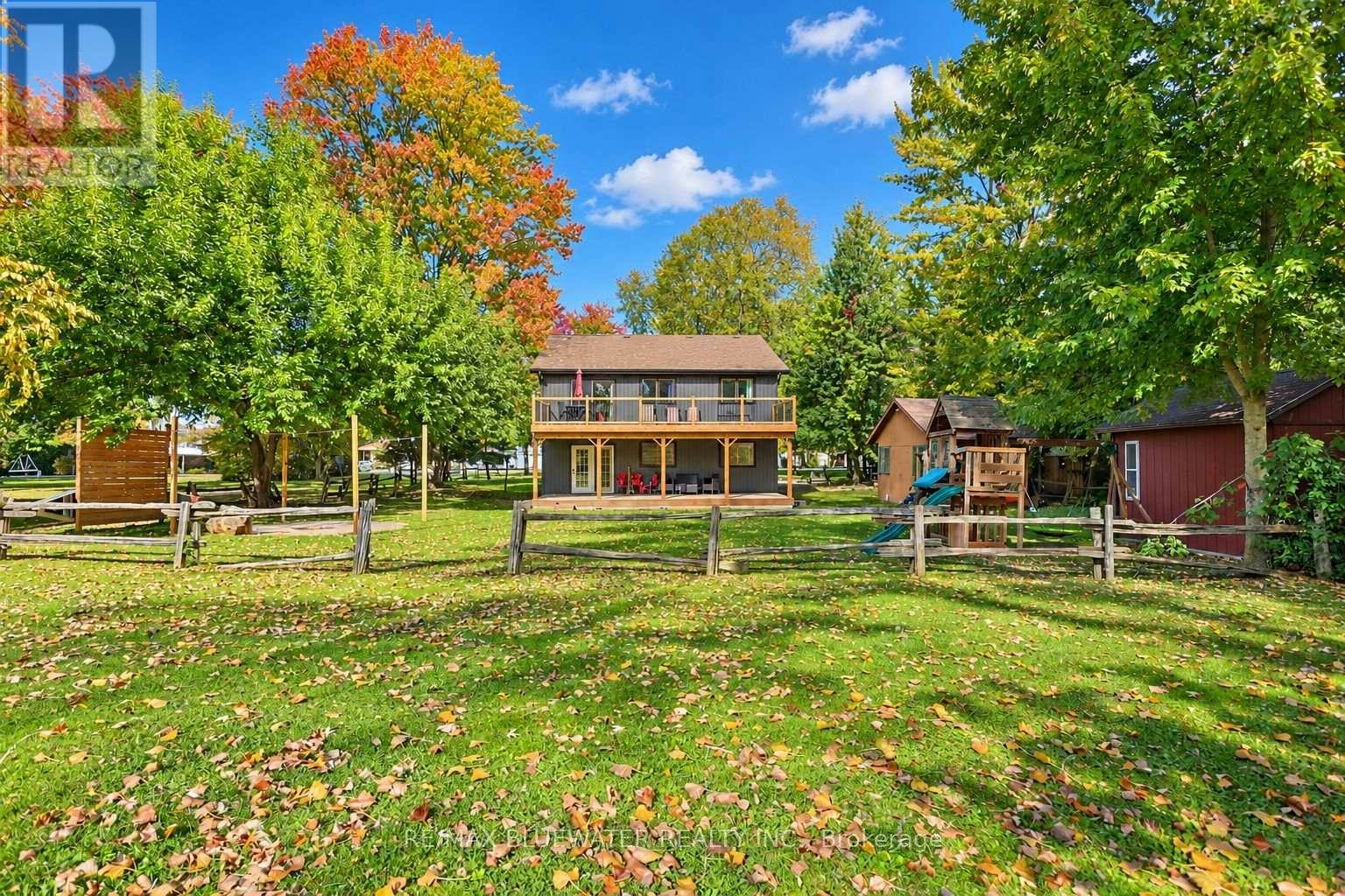 8437 Defore Drive, Lambton Shores, ON, N0M 1T0 - 2