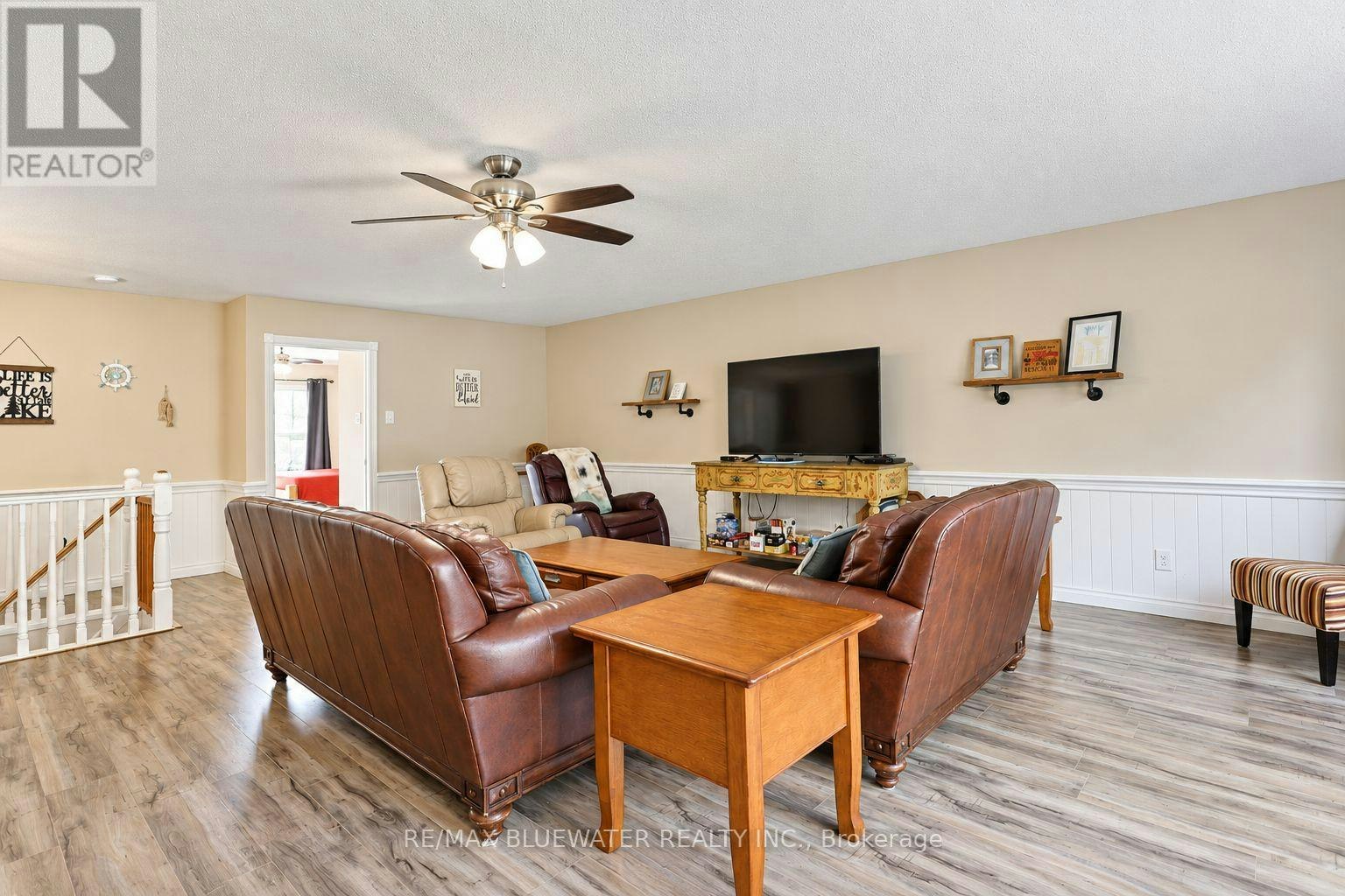8437 Defore Drive, Lambton Shores, ON, N0M 1T0 - 19