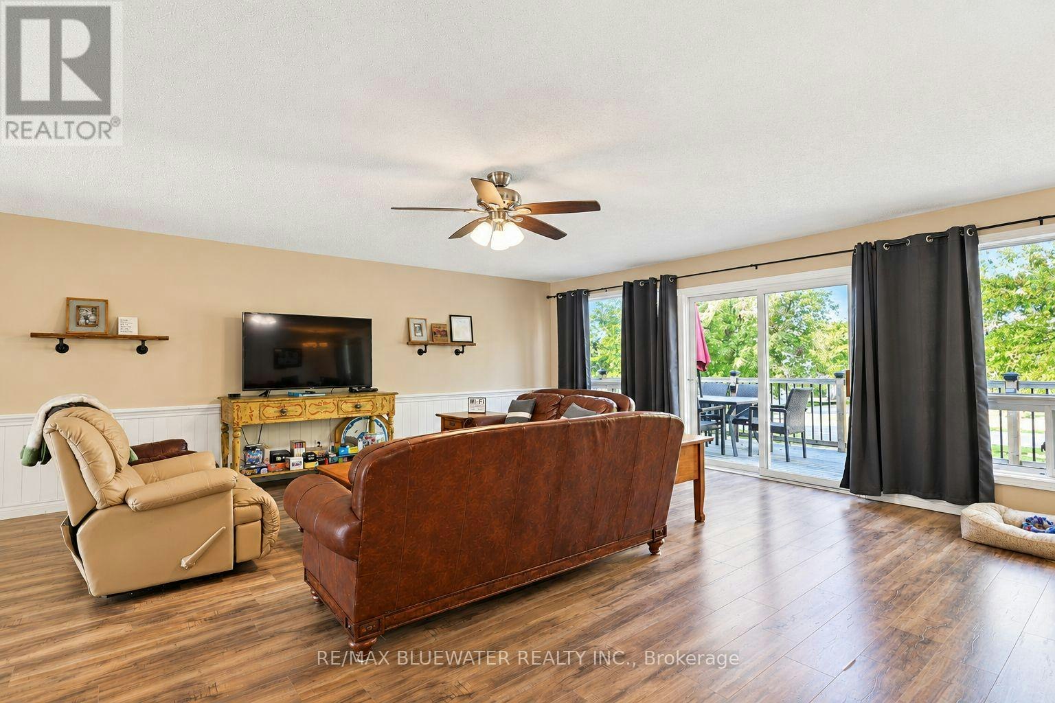 8437 Defore Drive, Lambton Shores, ON, N0M 1T0 - 4