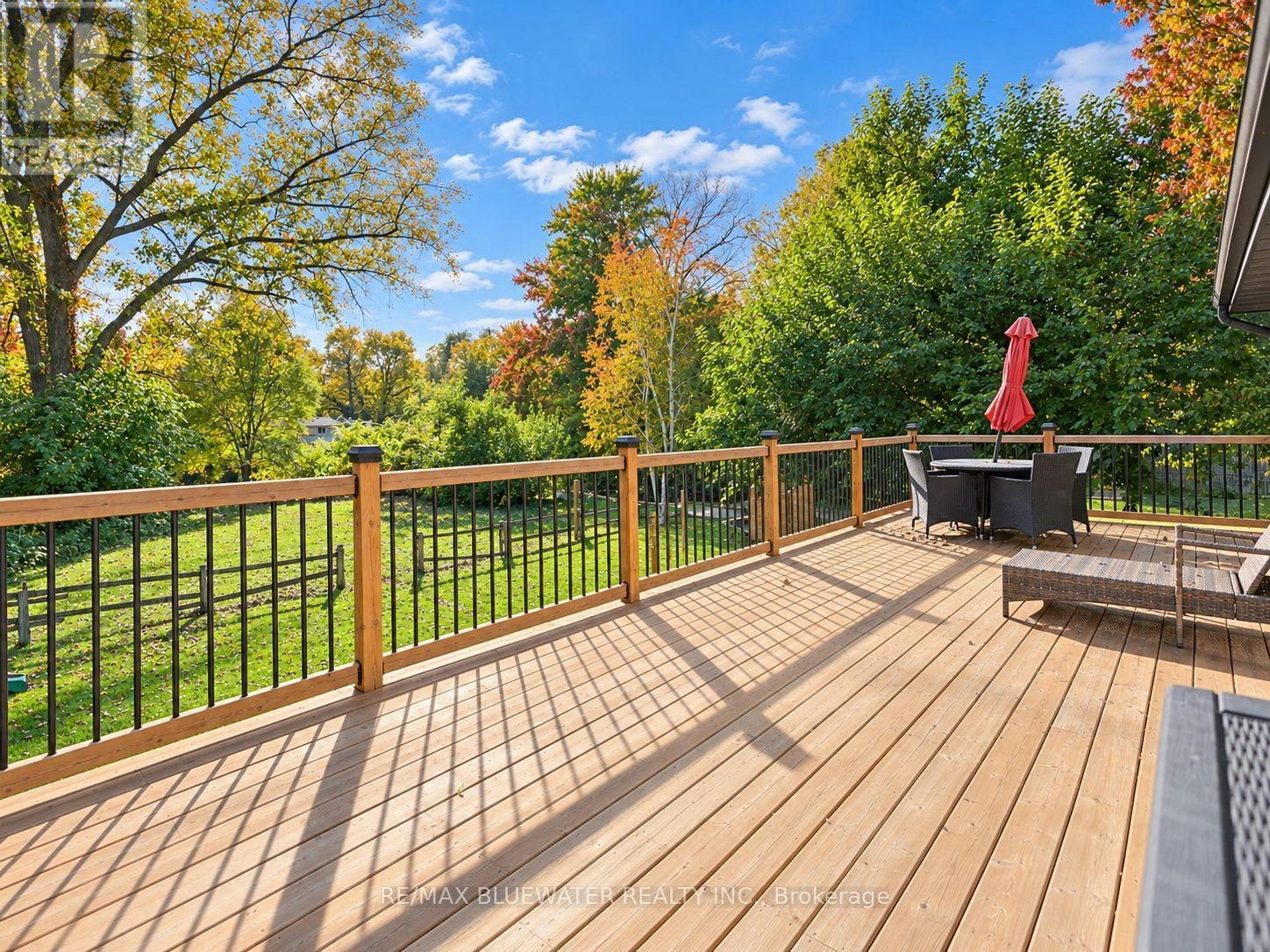 8437 Defore Drive, Lambton Shores, ON, N0M 1T0 - 34