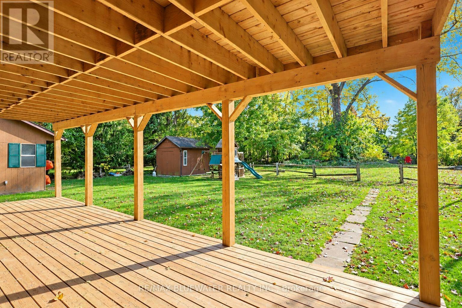 8437 Defore Drive, Lambton Shores, ON, N0M 1T0 - 38