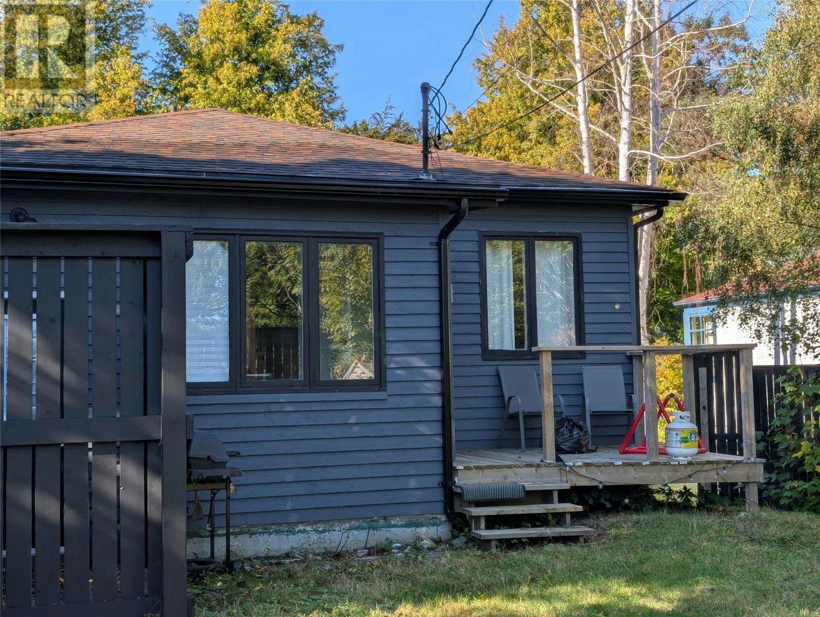 6 Elm Place, St Johns, NL, A1B 2S5 - 2