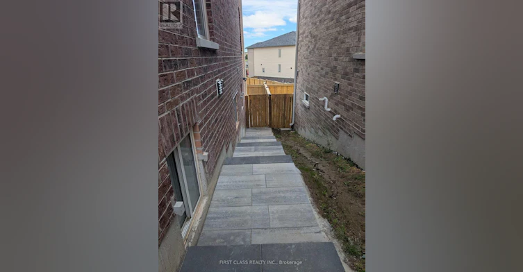 2577 Bridle Road S, Oshawa, ON, L1L 0S9 - 2